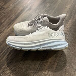 HOKA Clifton 9